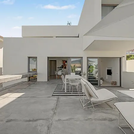 Esperanza Villa *